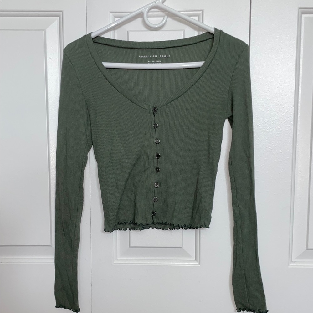 American Eagle Outfitters Green Fitted Crop Button Down